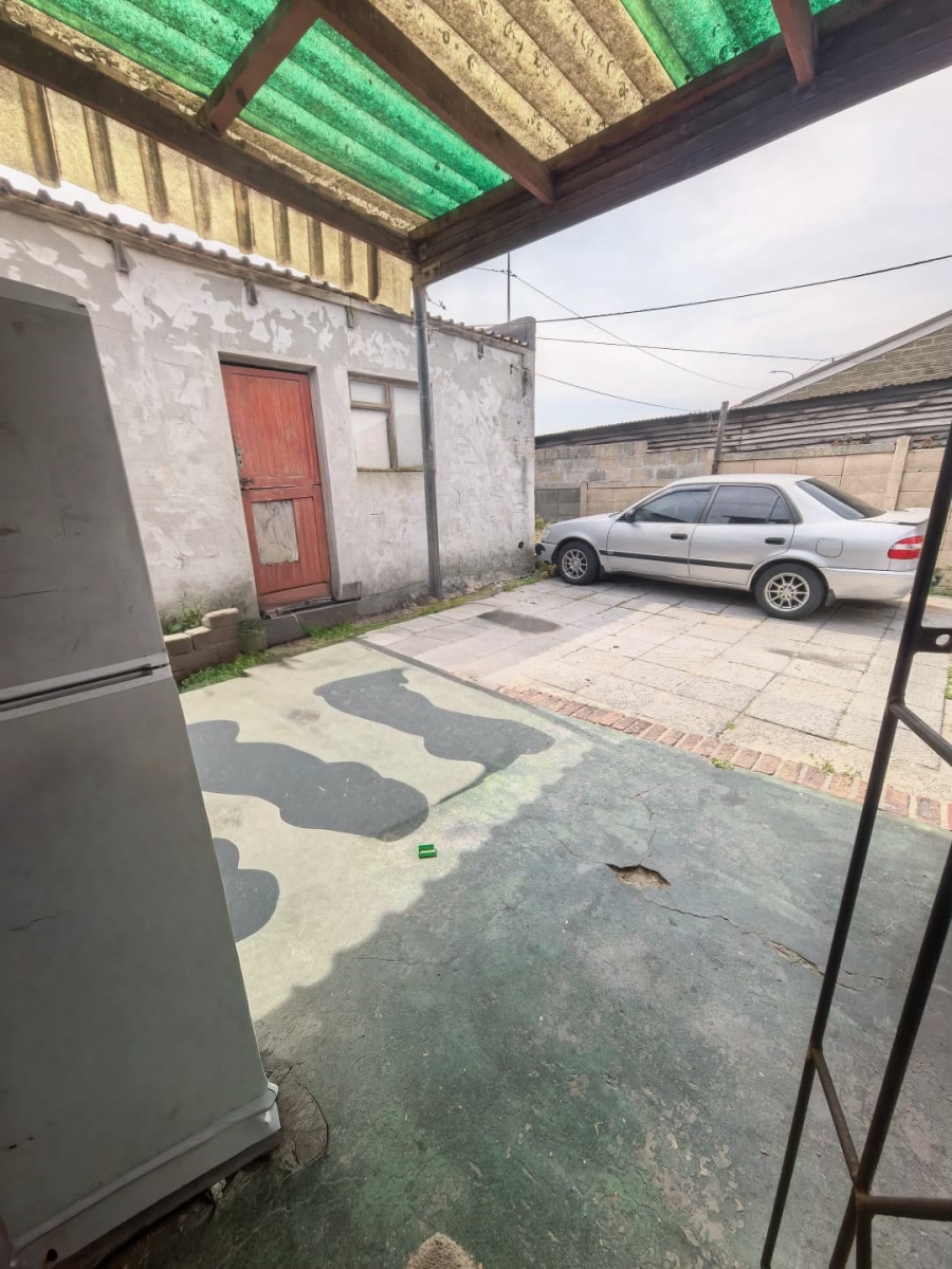 3 Bedroom Property for Sale in Lentegeur Western Cape